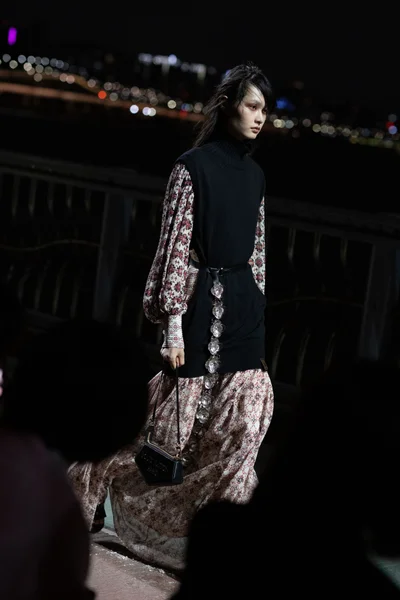 Look 13